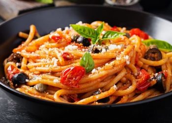 Pasta con tocino al chipotle