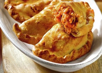 Empanadas de carne adobada