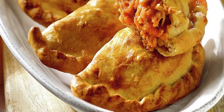 Empanadas de carne adobada