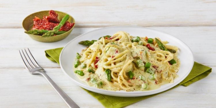 Espagueti con salsa de espárragos