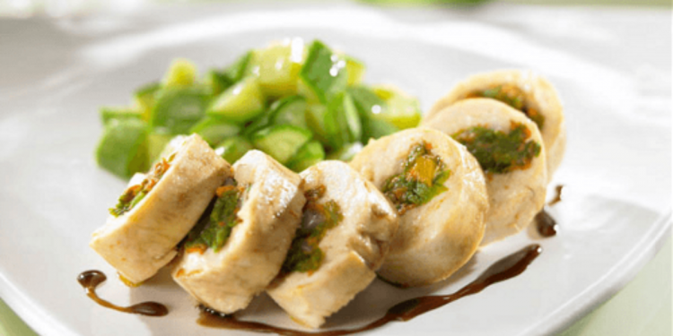 Pechugas rellenas de flor de calabaza