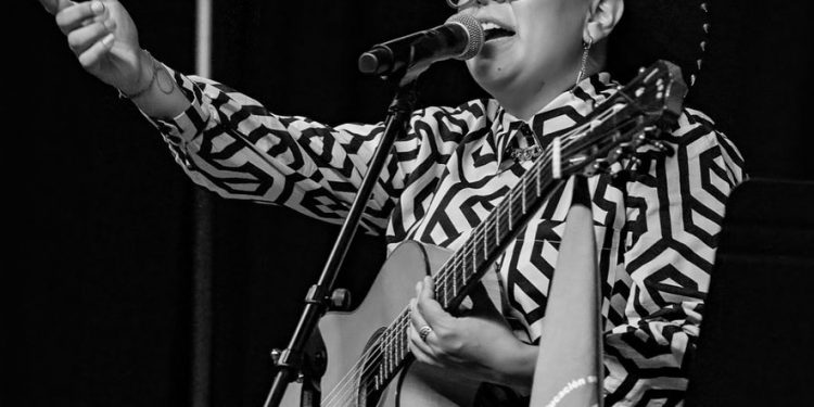 La lucha feminista a través de la música: Entrevista a Reneé Goust