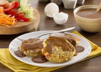 Tortitas de verduras con salsa de pasilla y morita deslactosada