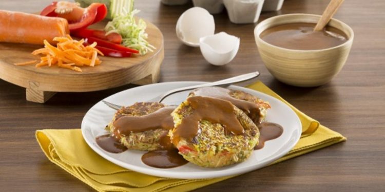 Tortitas de verduras con salsa de pasilla y morita deslactosada