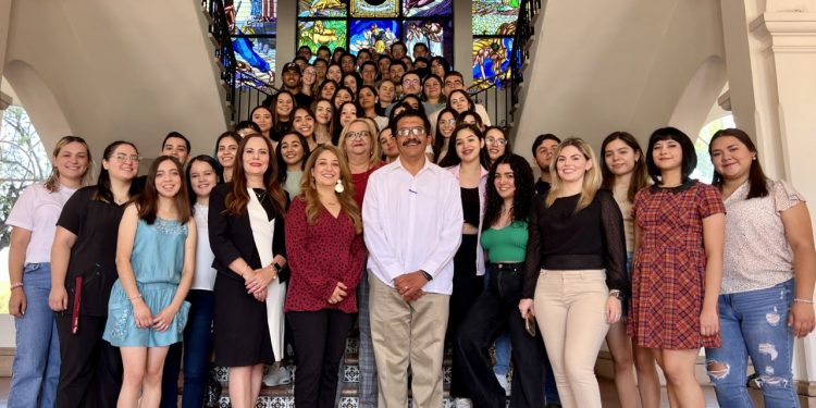 Listos 120 universitarios para hacer el semestre 2022-2 en movilidad nacional e internacional