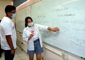 Cada vez más jóvenes se interesan en las asesorías en matemáticas que brinda Unison
