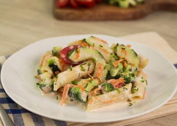 Ensalada de vegetales con pasta