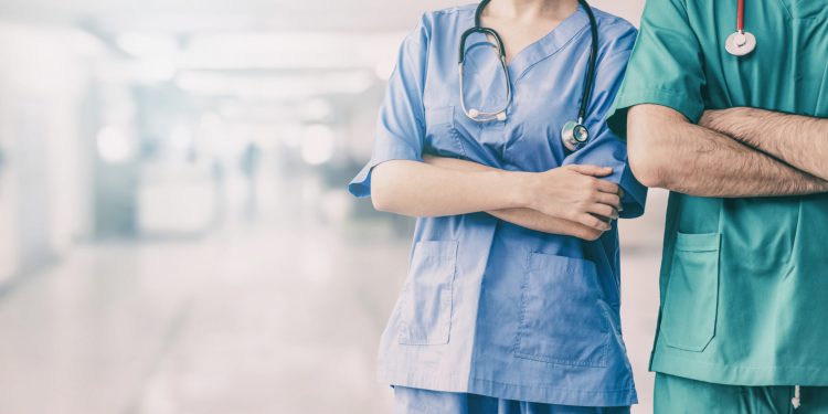 ¿Cómo es ejercer la medicina en un país insuficiente?