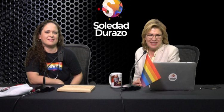 Madre de trillizos emprende negocio y lo logra con el apoyo de su esposa