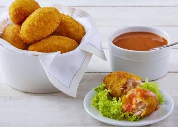 Croquetas de atún con salsa de chipotle