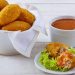 Croquetas de atún con salsa de chipotle