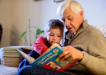 Nietos: La relación que reduce el riesgo de Alzheimer