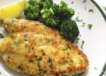 Milanesas de pollo empanizadas con parmesano y harina de almendras
