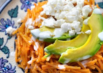 Fideo Seco con Chipotle y Nopal