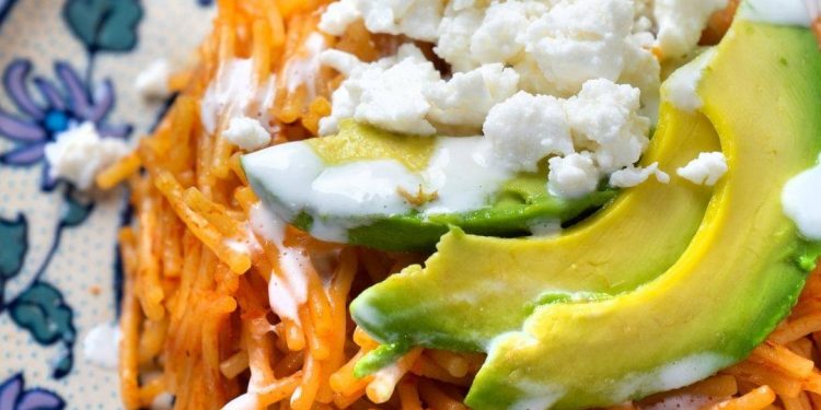 Fideo Seco con Chipotle y Nopal