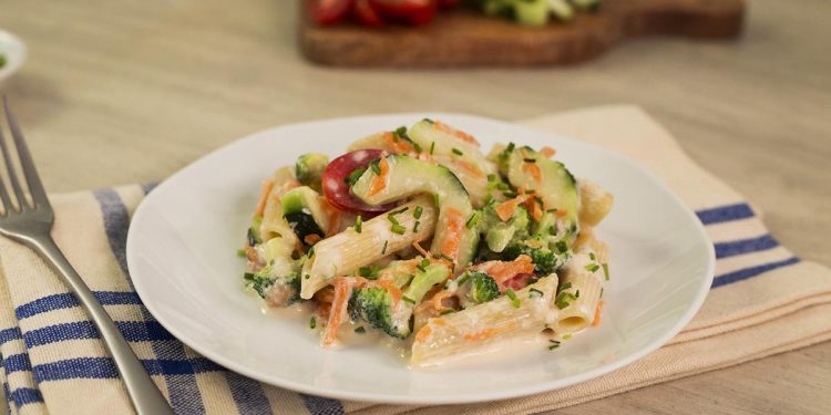 Ensalada de vegetales con pasta