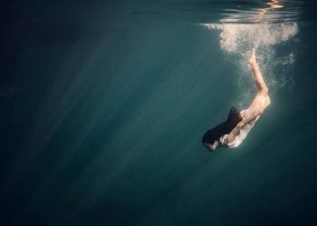 ¿Por qué los humanos no podemos beber agua salada?