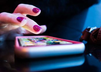 Jóvenes prefieren hacer busquedas por TikTok o Instagram antes que por Google