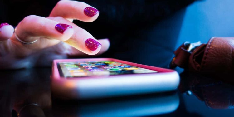Jóvenes prefieren hacer busquedas por TikTok o Instagram antes que por Google
