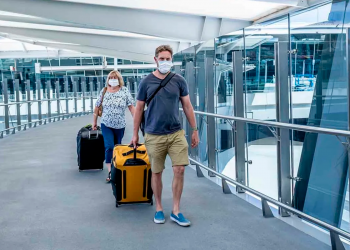 ¿Se te olvidó? No te preocupes, eliminan uso de cubrebocas en aeropuertos y aviones