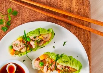 Tacos de lechuga con atún