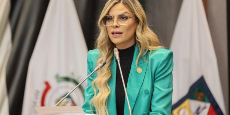 “El dinero del pueblo jamás deberá quedarse en obra negra”