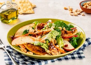 Ensalada de Pollo con Cacahuates
