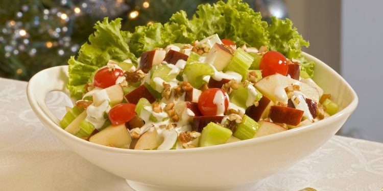 Ensalada navideña de uvas y queso