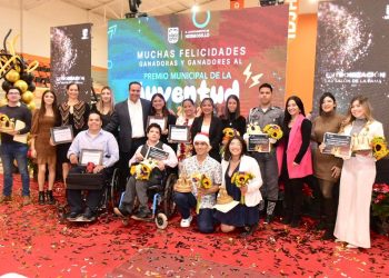 Reciben Premio Municipal del Deporte y de la Juventud 2022