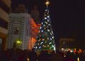 Llega el espíritu navideño a Hermosillo con el encendido del árbol navideño en la Plaza Zaragoza