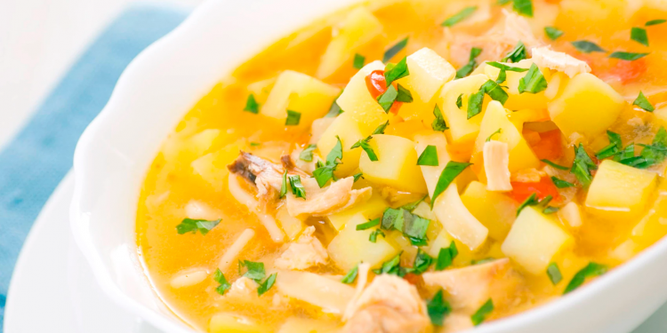 Sopa de Fideo con Poro y Papa