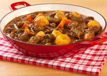 Estofado de res con papas y zanahorias