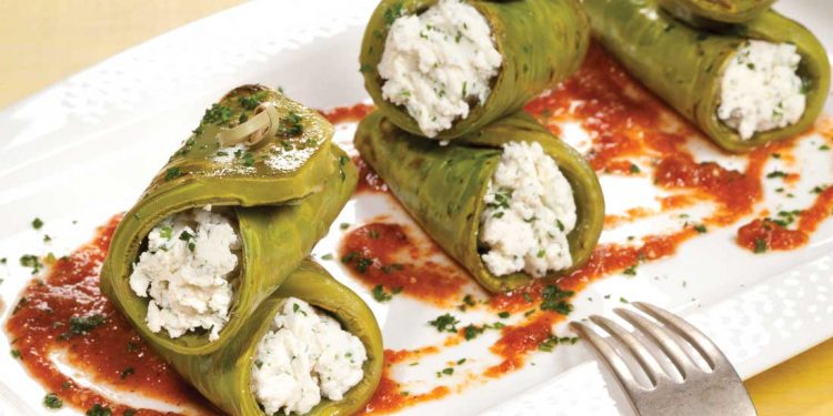 Taquitos de requesón en nopal asado