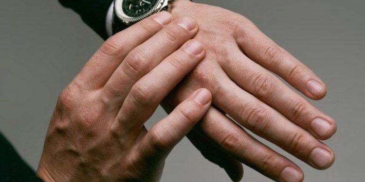 Las uñas se alimentan y déjalas respirar para que luzcan