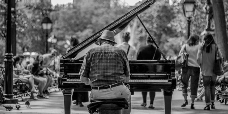 ¿Sabías que el primer piano se construyó en 1710? la historia de este instrumento de cuerda