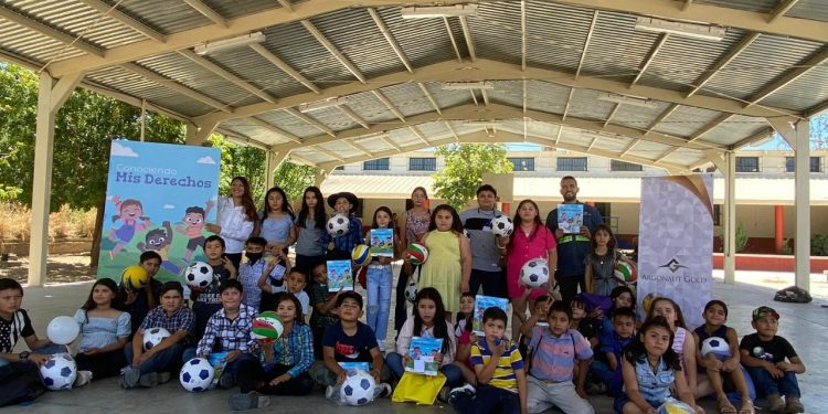 Niñas y niños de La Colorada conocieron sobre sus Derechos en atractiva charla
