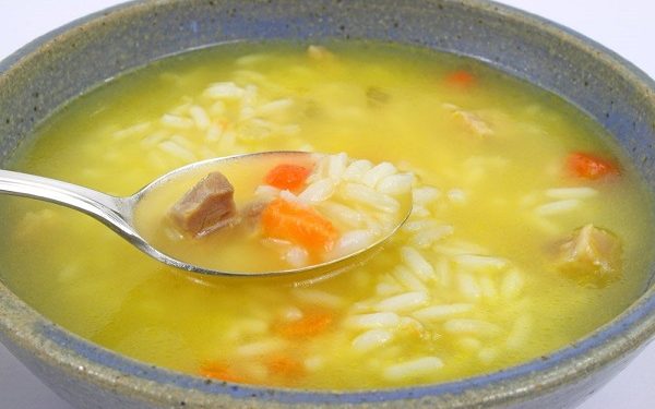 Sopa de arroz y zanahoria