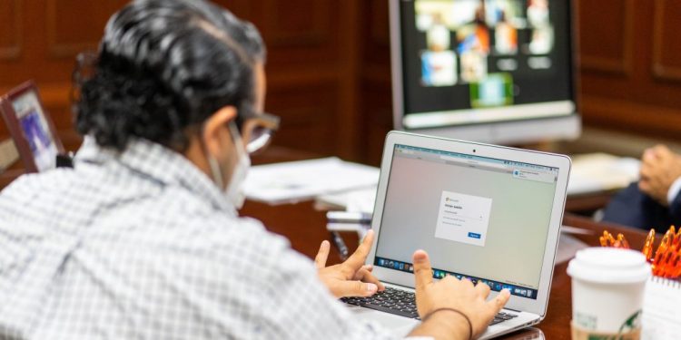 Notarios se activan en la tecnología para las funciones de su ejercicio