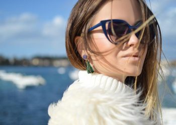 Usar las gafas de sol pueden evitar que te suceda esto…