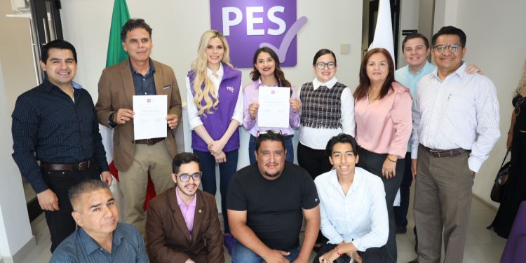 Paloma Terán toma protesta a la nueva Dirigencia del PES en Nogales