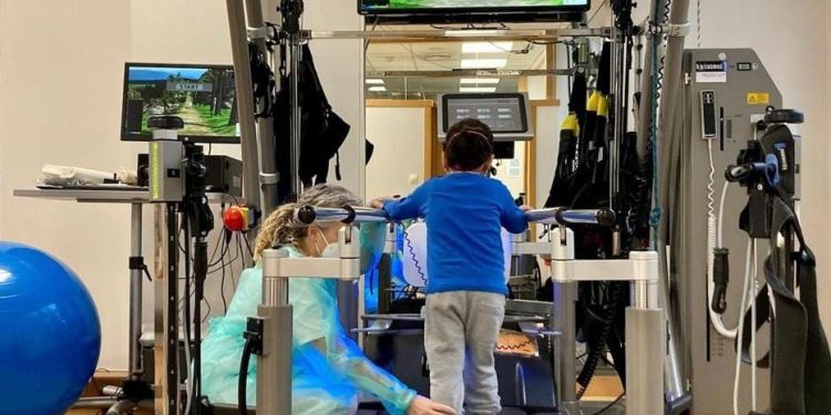 Se crea la Fundación TUFESA e inicia moviendo a las niñas y niños en rehabilitación en el CRIT