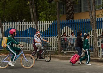 Camino a la escuela seguro. Recomendaciones que debemos grabarnos y compartir los padres de familia