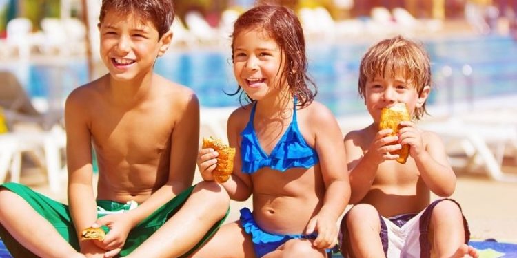 Quién decía: ¡No te metas a la alberca, acabas de comer! ¿Sería mito o realidad?