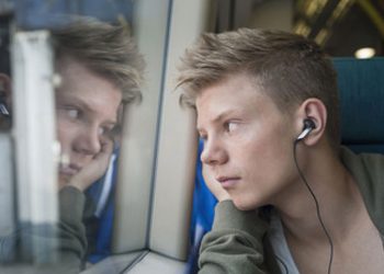 ¡Te vas a quedar sordo con esos audífonos! ¿Tendrá razón mi madre?