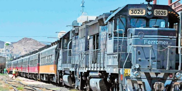 Ferromex trabaja para restablecer tráfico de trenes con seguridad para migrantes y usuarios