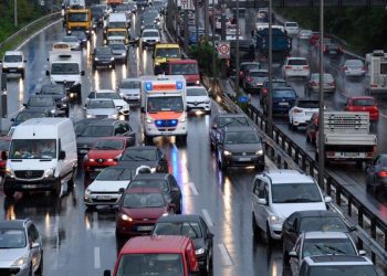 ¿Sabes que el paciente en una ambulancia puede ser el familiar que más amas? por eso debemos respetar su paso