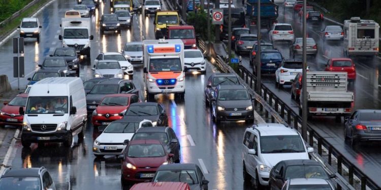 ¿Sabes que el paciente en una ambulancia puede ser el familiar que más amas? por eso debemos respetar su paso