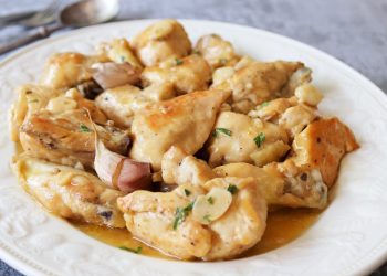 Cambia el menú por Pollo al ajillo