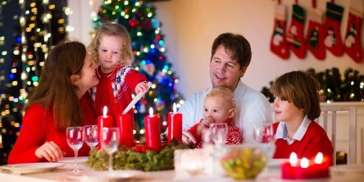 Escuchar a tus hijos, saber qué sienten y qué necesitan, es el mejor regalo de Navidad. Platica con ellos y protégelos de la violencia sexual que aumenta en Sonora