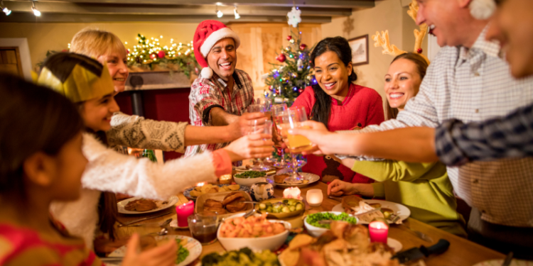 Haz que tu cena de noche buena no se convierta en tu pesadilla de Navidad… en el baño